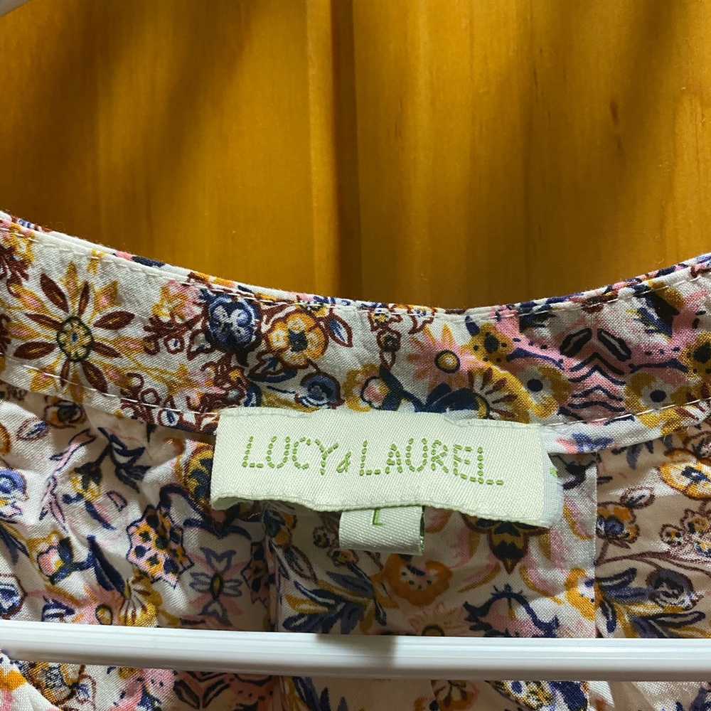 Lucy & Laurel sleeveless top (size L)